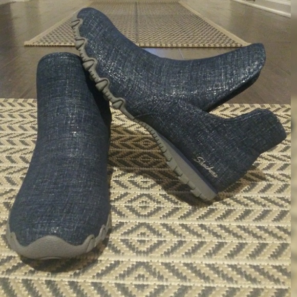 Skechers Relaxed Fit Shoe - Picture 1 of 4